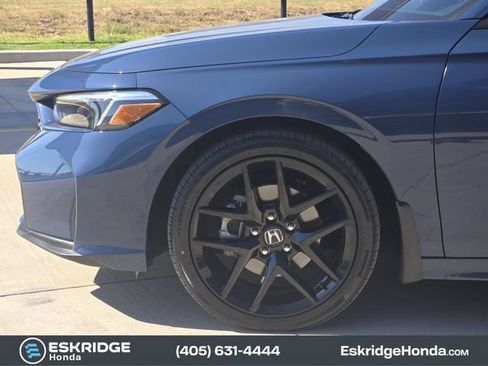 Used 2025 Honda Civic Sport image 8