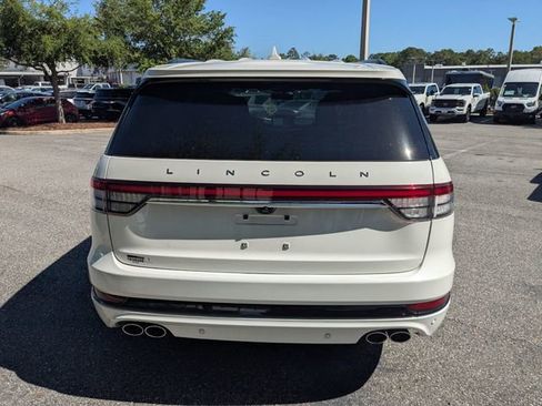 Used 2023 Lincoln Aviator Reserve w/ Equipment Group 201A image 5