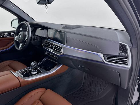 Used 2022 BMW X5 xDrive40i w/ M Sport Package image 31