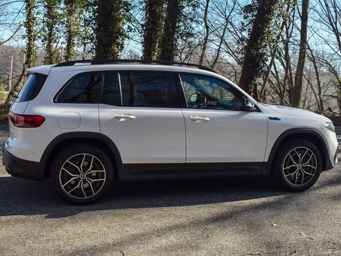 Used 2022 Mercedes-Benz EQB 350 4MATIC w/ AMG Night Package image 8