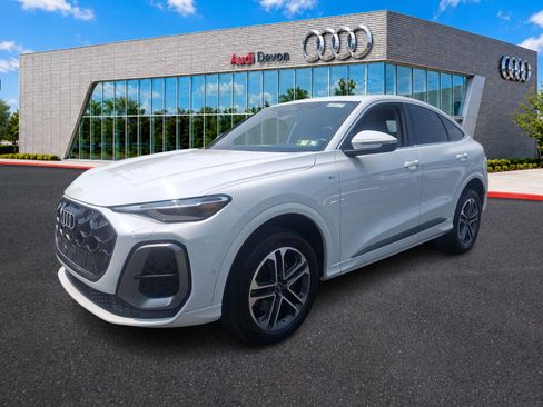 Used 2025 Audi Q5 Premium w/ Convenience Package AWD/4WD image 3