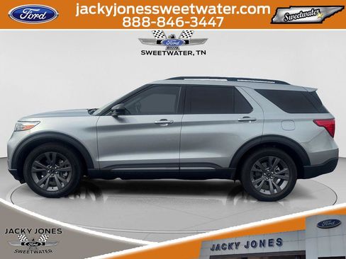 Used 2023 Ford Explorer XLT w/ Equipment Group 202A RWD image 2
