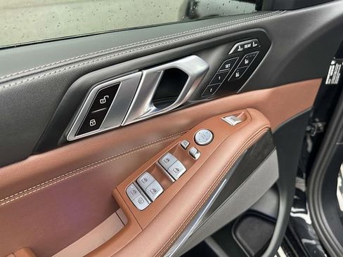 Certified 2024 BMW X7 xDrive40i w/ Executive Package image 26