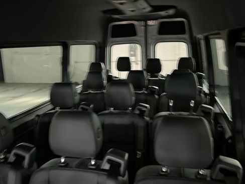Used 2024 Mercedes-Benz Sprinter 2500 image 19
