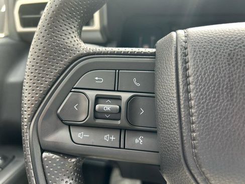 Used 2025 Toyota Tacoma SR5 AWD/4WD image 19