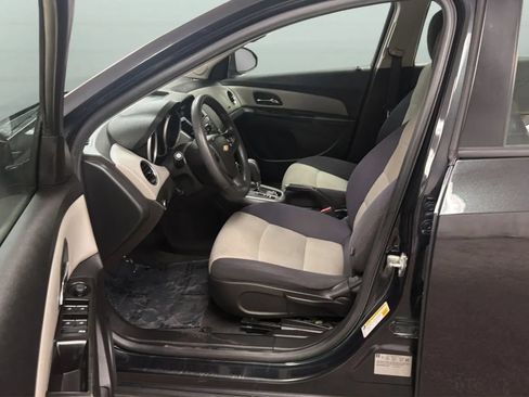 Used 2013 Chevrolet Cruze LS FWD image 19