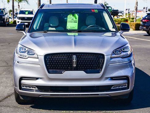 Used 2023 Lincoln Aviator Black Label w/ Jet Package image 2
