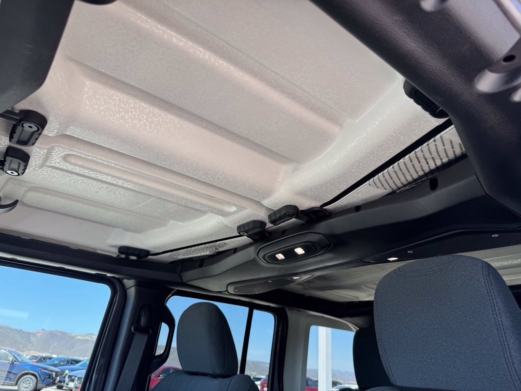 Used 2025 Jeep Wrangler Unlimited Sport AWD/4WD image 18