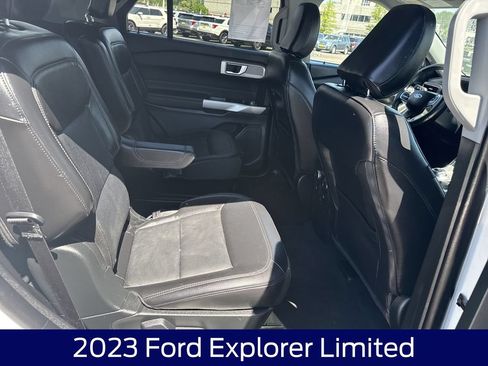 Used 2023 Ford Explorer Limited w/ Equipment Group 301A AWD/4WD image 14