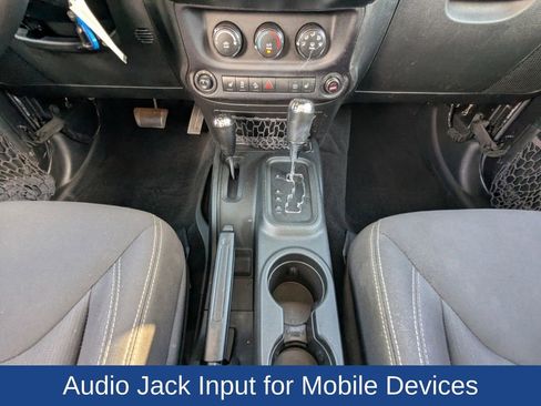 Used 2017 Jeep Wrangler Unlimited Rubicon w/ Connectivity Group image 18