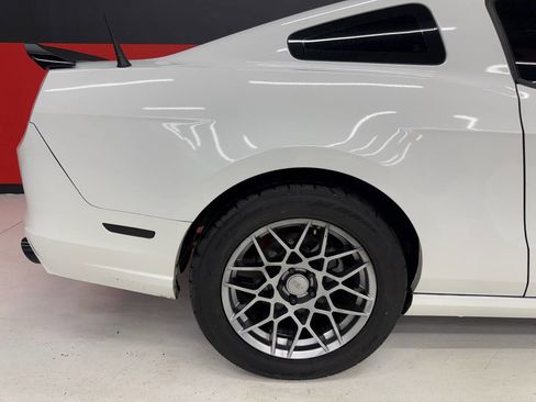 Used 2013 Ford Mustang GT Premium w/ Comfort Pkg image 32