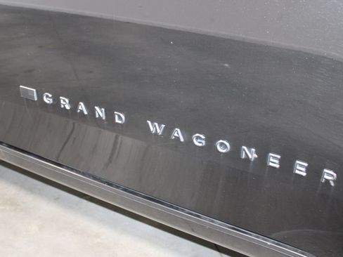 Used 2025 Jeep Grand Wagoneer Series II Obsidian w/ Quick Order Packagew 28T AWD/4WD image 12