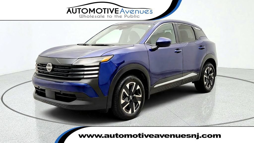 Used 2025 Nissan Kicks SV AWD/4WD image 1