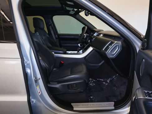 Used 2020 Land Rover Range Rover Sport HST image 40