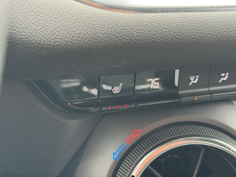 Used 2022 Chevrolet Blazer LT AWD/4WD image 33
