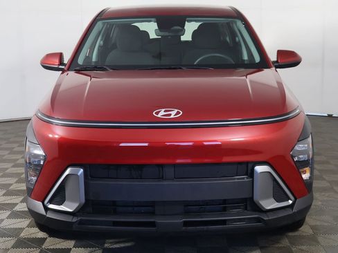 Used 2025 Hyundai Kona SE FWD image 9