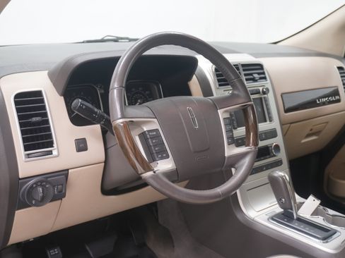 Used 2010 Lincoln MKX 2WD image 11