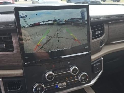 Used 2022 Ford Expedition Max Limited AWD/4WD image 18