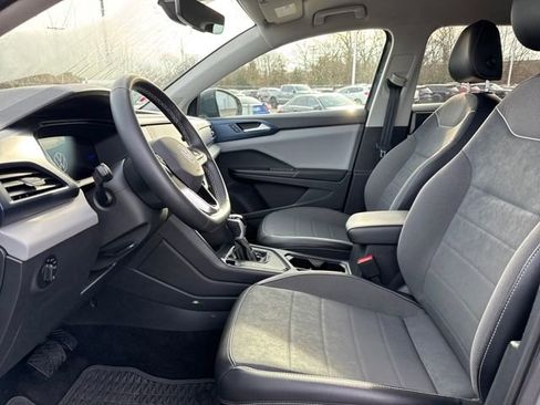 Used 2023 Volkswagen Taos SE image 11