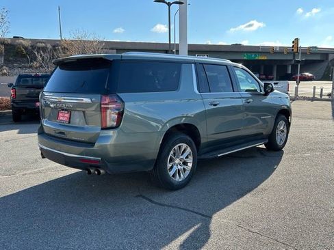 Used 2023 Chevrolet Suburban Premier AWD/4WD image 6