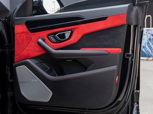 Used 2022 Lamborghini Urus image 39