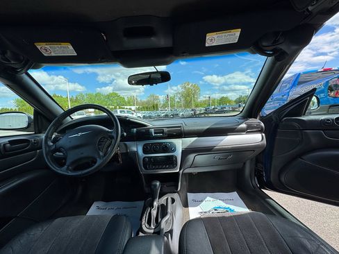 Used 2006 Chrysler Sebring Touring FWD image 21