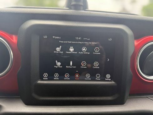 Used 2019 Jeep Wrangler Unlimited Rubicon w/ Cold Weather Group image 16