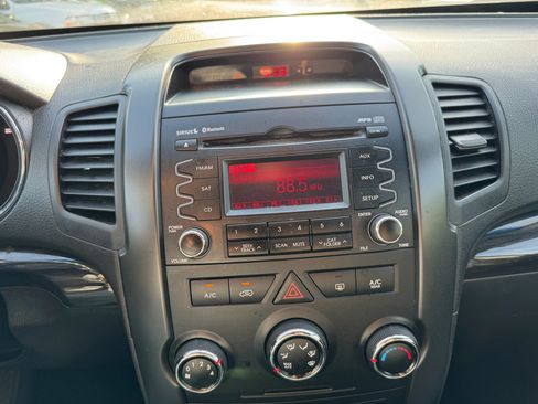 Used 2011 Kia Sorento LX image 20