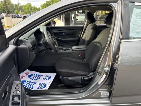 Used 2024 Nissan Sentra S w/ Lighting Package FWD image 22