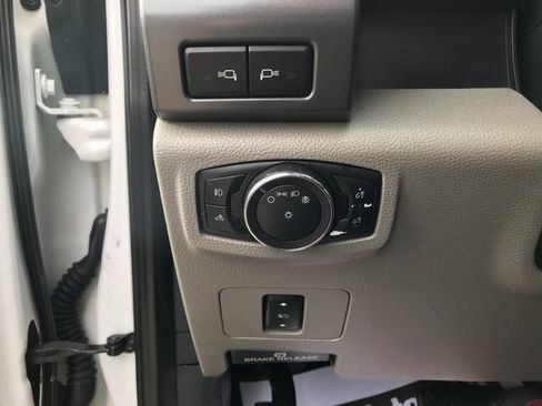 Certified 2022 Ford F350 XLT w/ XLT Value Package image 13