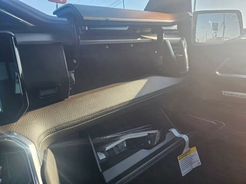 Used 2025 GMC Sierra 1500 Denali AWD/4WD image 28