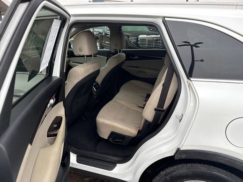 Used 2019 Kia Sorento LX w/ LX Convenience Package image 15