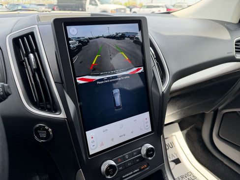 Used 2024 Ford Edge SEL image 20