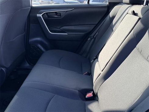Used 2021 Toyota RAV4 LE image 19