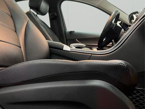 Used 2015 Mercedes-Benz C 300 4MATIC Sedan image 24