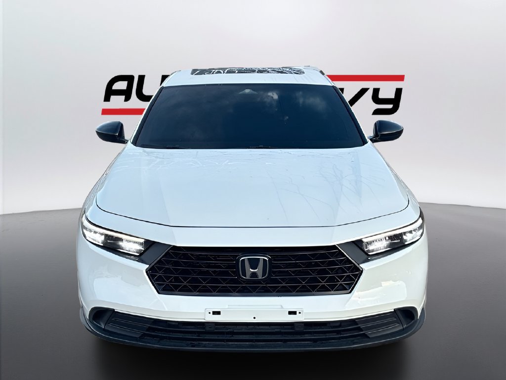 Used 2025 Honda Accord Sport image 2