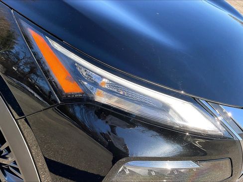 Used 2021 Nissan Rogue S image 25