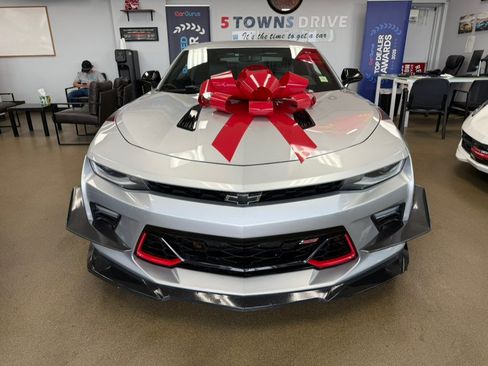 Used 2018 Chevrolet Camaro SS w/ Redline Edition RWD image 5