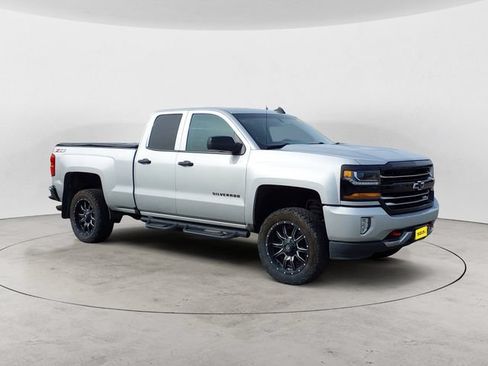 Used 2019 Chevrolet Silverado 1500 LT w/ All Star Edition AWD/4WD image 3