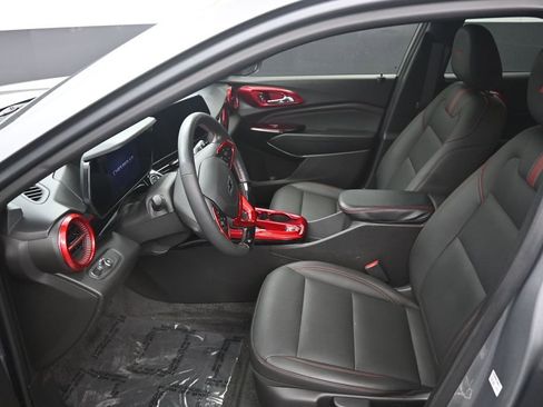 Used 2024 Chevrolet Trax RS w/ Driver Confidence Package FWD image 10