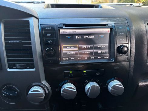 Used 2011 Toyota Tundra 4x4 CrewMax image 25