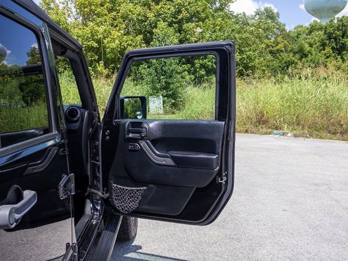 Used 2017 Jeep Wrangler Unlimited Sport w/ Quick Order Package 24S image 19