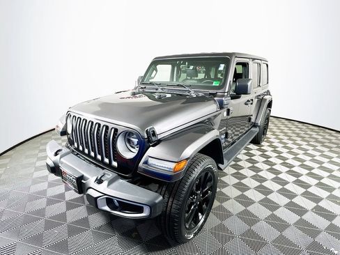 Used 2021 Jeep Wrangler Unlimited Sahara w/ Cold Weather Group AWD/4WD image 3
