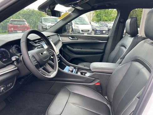 New 2025 Jeep Grand Cherokee L Limited w/ Trailer Tow Package image 53