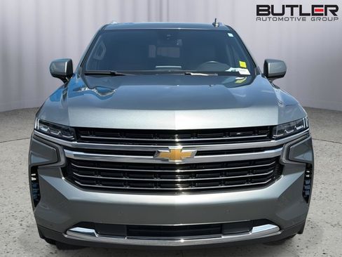 Used 2024 Chevrolet Suburban LT RWD image 9