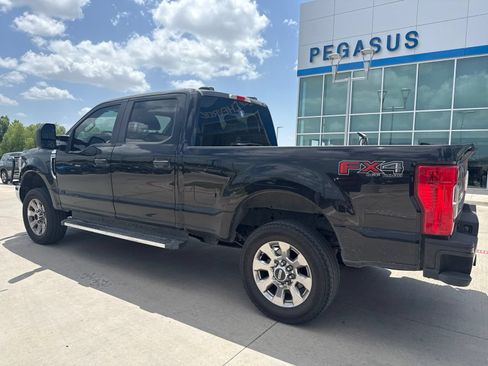 Used 2021 Ford F250 XL w/ STX Appearance Package AWD/4WD image 3