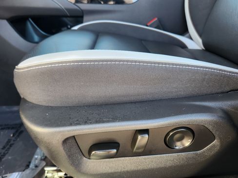 Certified 2025 Buick Envision Sport Touring image 13