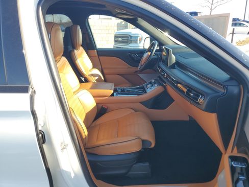 Certified 2023 Lincoln Aviator Black Label image 9