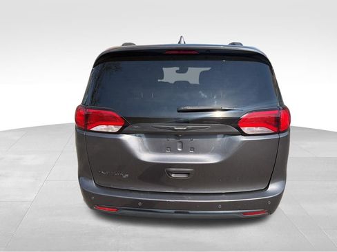 Used 2019 Chrysler Pacifica Touring-L w/ Advanced Safetytec Group FWD image 4