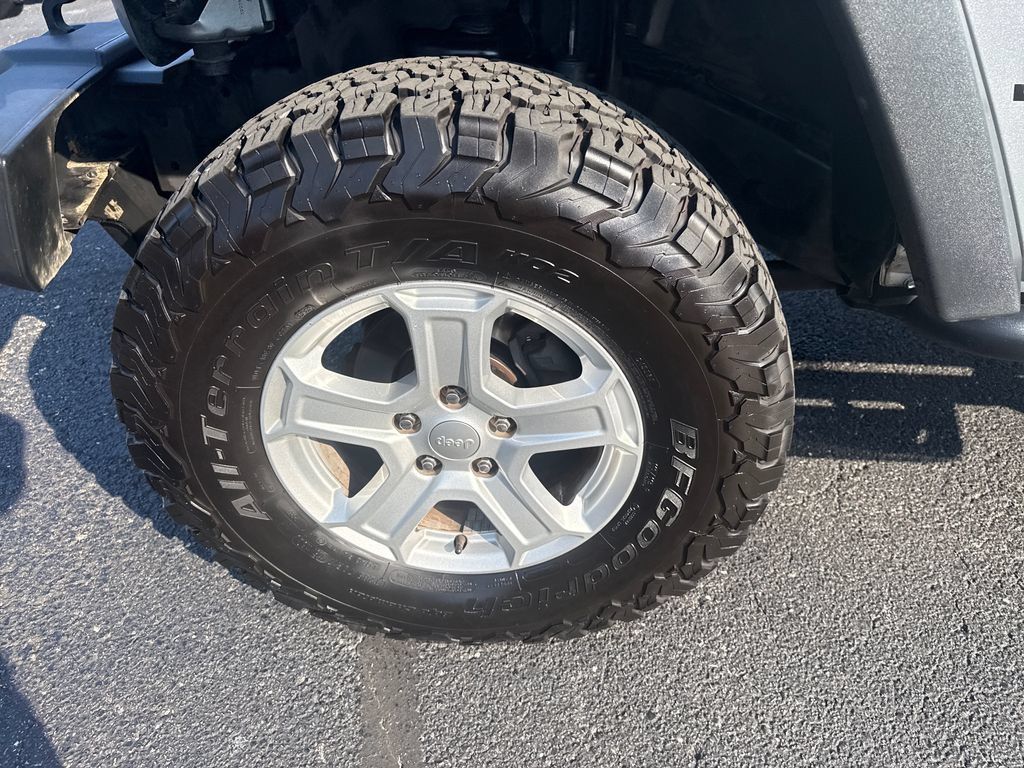 Used 2016 Jeep Wrangler Unlimited Sport AWD/4WD image 28